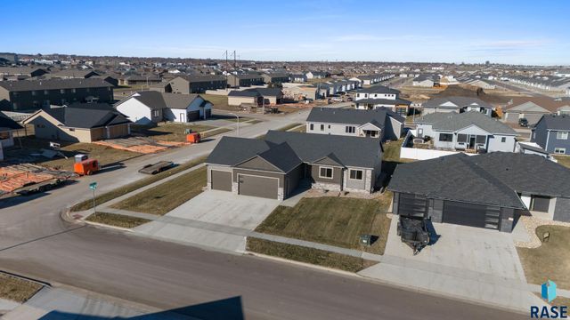 5300 E 64th St Street, Sioux Falls, SD 57108