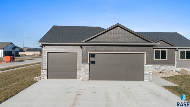 5300 E 64th St Street, Sioux Falls, SD 57108