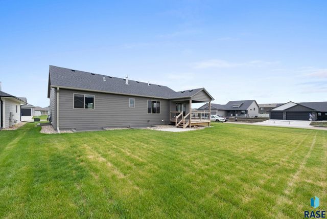 5300 E 64th St Street, Sioux Falls, SD 57108