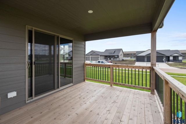 5300 E 64th St Street, Sioux Falls, SD 57108