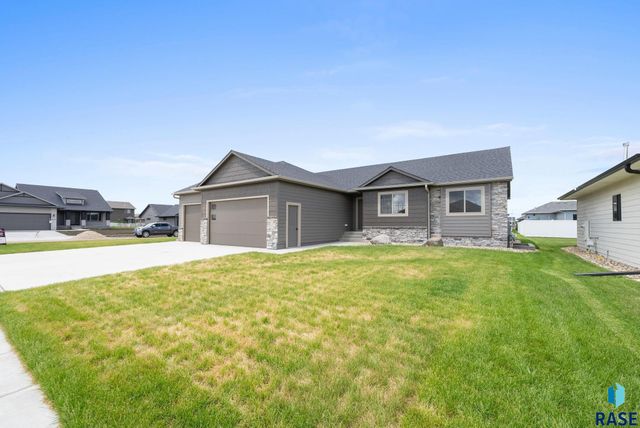 5300 E 64th St Street, Sioux Falls, SD 57108
