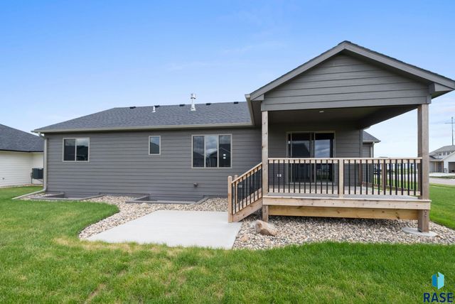 5300 E 64th St Street, Sioux Falls, SD 57108