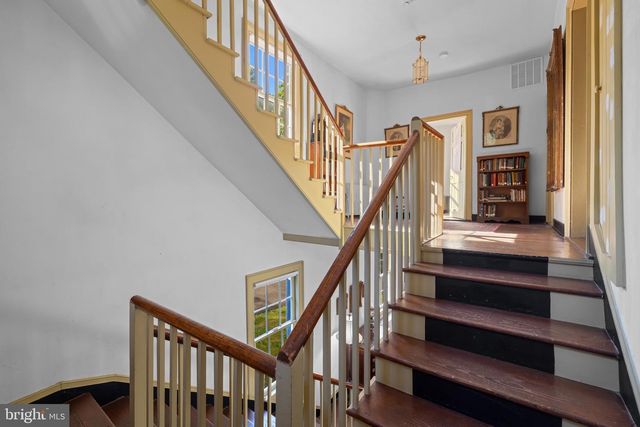 8706 CRAIN HWY, Upper Marlboro, MD 20772