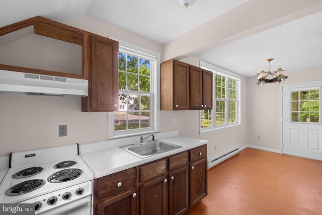 8706 CRAIN HWY, Upper Marlboro, MD 20772