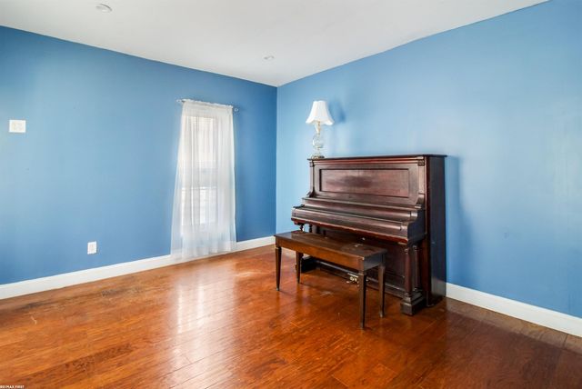 70372 N Main Street, Richmond, MI 48062