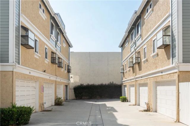 1812 Huntington Drive, Duarte, CA 91010