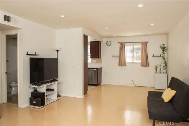 1812 Huntington Drive, Duarte, CA 91010