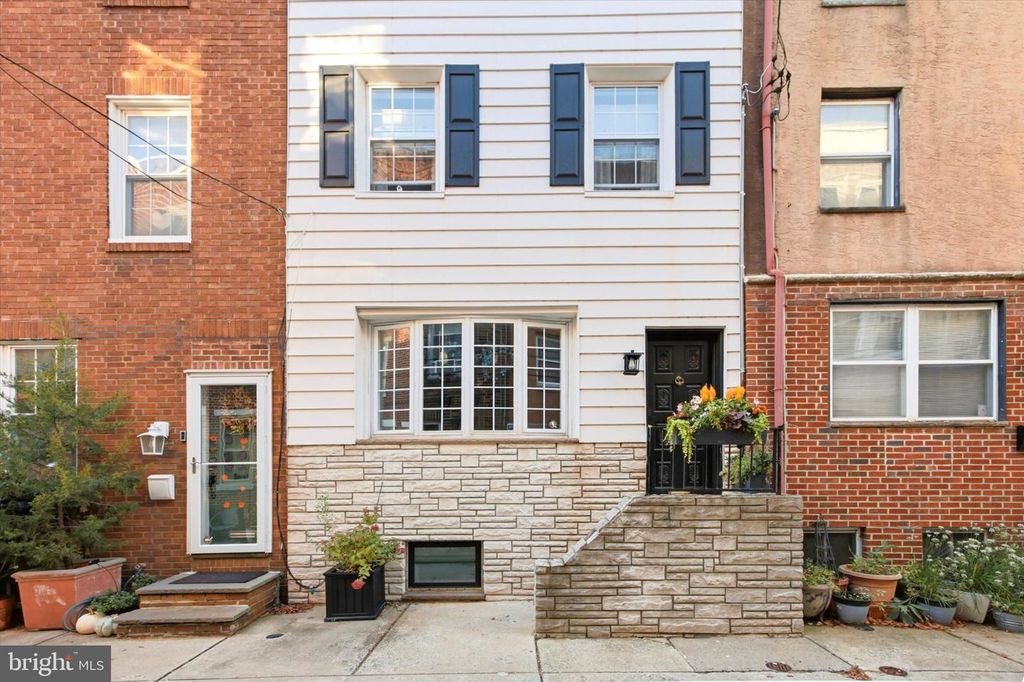 722 S MILDRED ST, PHILADELPHIA, PA 19147 — exterior