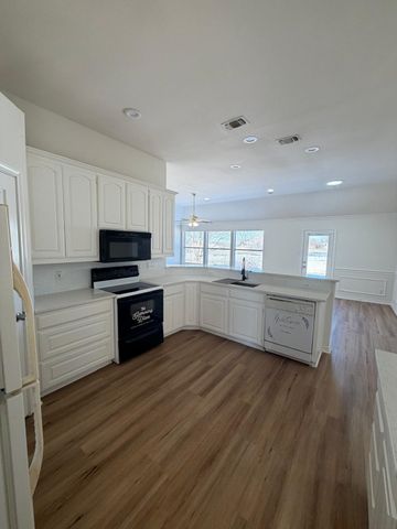 420 Woodlawn Street, Krum, TX 76249