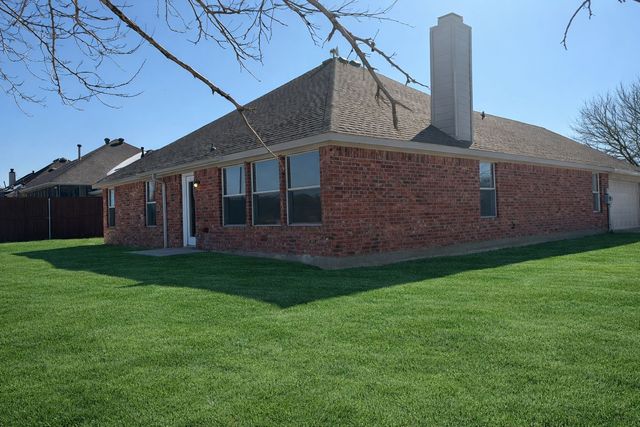 420 Woodlawn Street, Krum, TX 76249