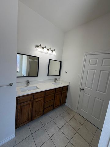 420 Woodlawn Street, Krum, TX 76249