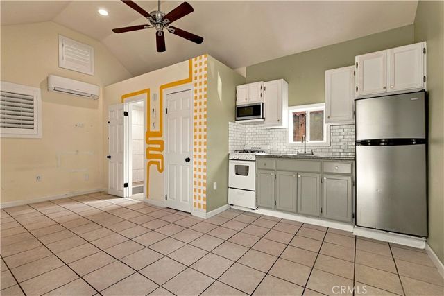 1649 E 43rd, Los Angeles, CA 90011