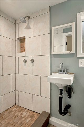 1649 E 43rd, Los Angeles, CA 90011