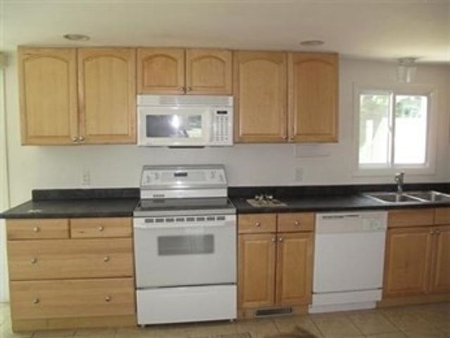 95 South 1, Avon, MA 02322