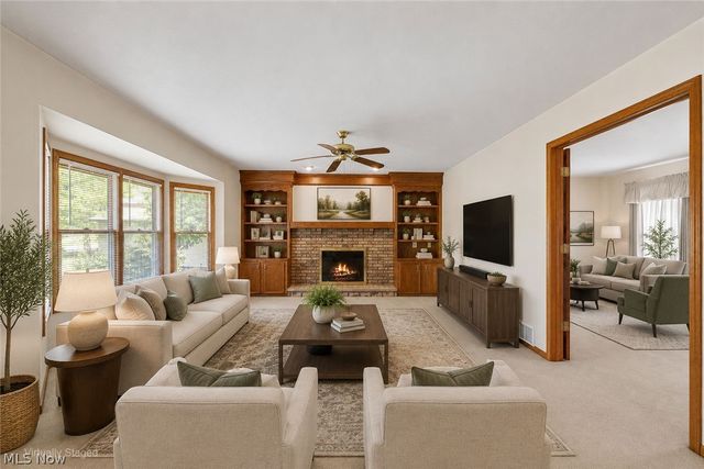 6037 Sandy Ridge Circle NW, North Canton, OH 44720