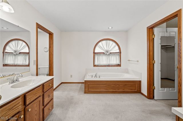 6037 Sandy Ridge Circle NW, North Canton, OH 44720