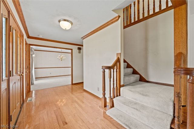 6037 Sandy Ridge Circle NW, North Canton, OH 44720