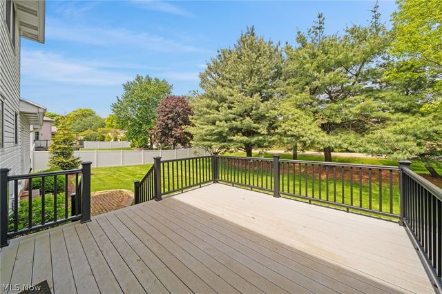 6037 Sandy Ridge Circle NW, North Canton, OH 44720