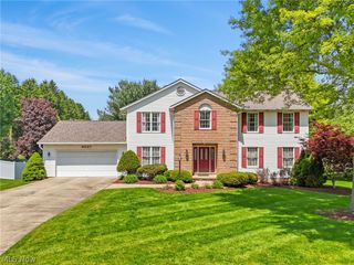 6037 Sandy Ridge Circle NW, North Canton, OH 44720