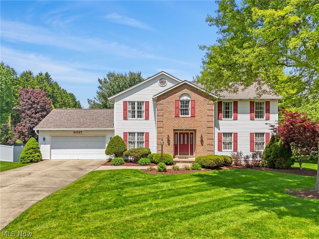 6037 Sandy Ridge Circle NW, North Canton, OH 44720