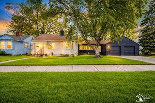 6810 Robinson Street, Allen Park, MI 48101
