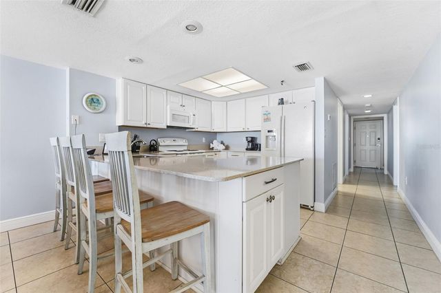 17140 GULF BOULEVARD 611, St Petersburg, FL 33708