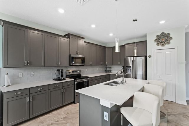 2215 CAMDEN PARK AVENUE, Davenport, FL 33837