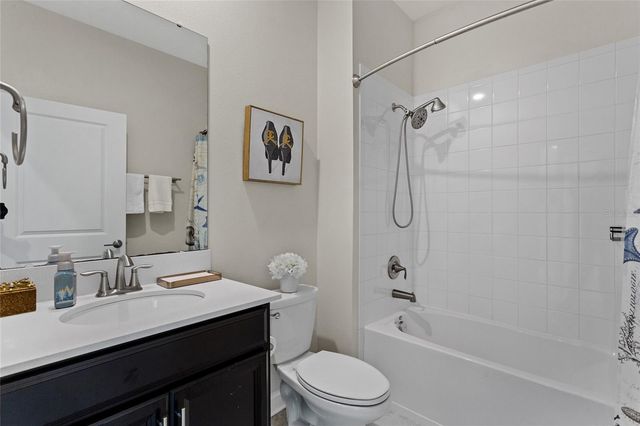 2215 CAMDEN PARK AVENUE, Davenport, FL 33837