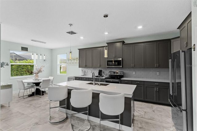 2215 CAMDEN PARK AVENUE, Davenport, FL 33837