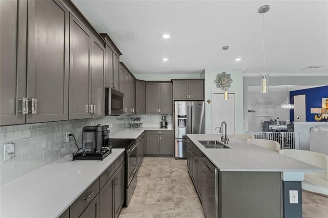 2215 CAMDEN PARK AVENUE, Davenport, FL 33837