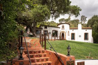 201 La Vereda Road, Pasadena, CA 91105