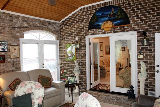 615 Lakeview Way, Winchester, TN 37398