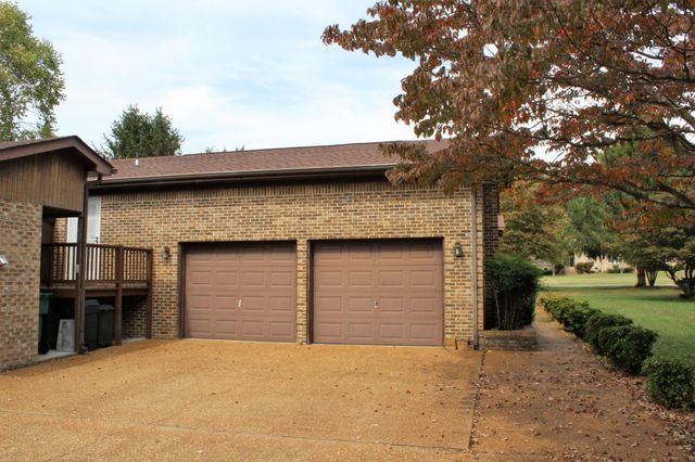615 Lakeview Way, Winchester, TN 37398