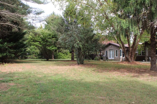615 Lakeview Way, Winchester, TN 37398