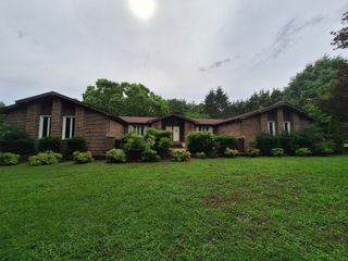 615 Lakeview Way, Winchester, TN 37398