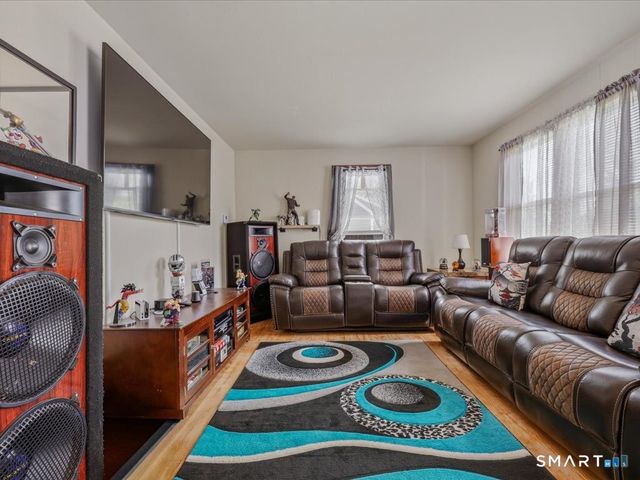 84 Barnes Avenue, New Haven, CT 06513