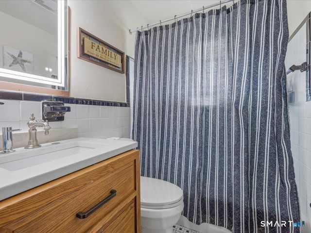 84 Barnes Avenue, New Haven, CT 06513