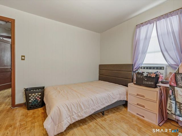84 Barnes Avenue, New Haven, CT 06513