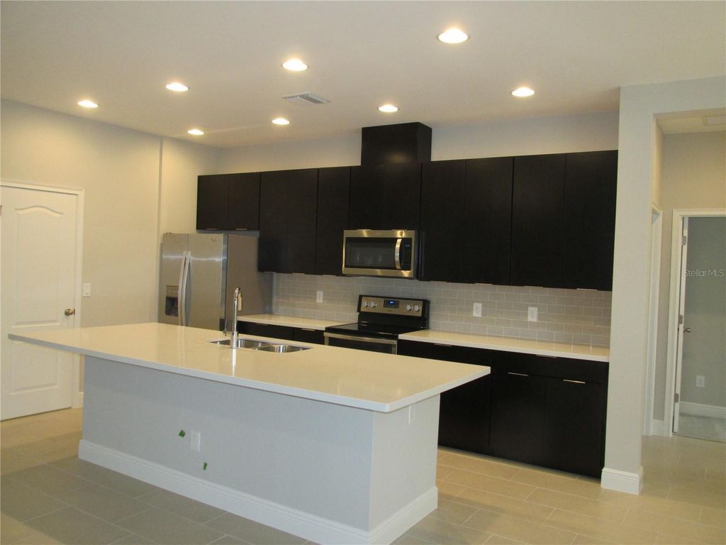 Image 3 of property listing at 7252 BACKWOODS TRAIL, Windermere, FL 34786