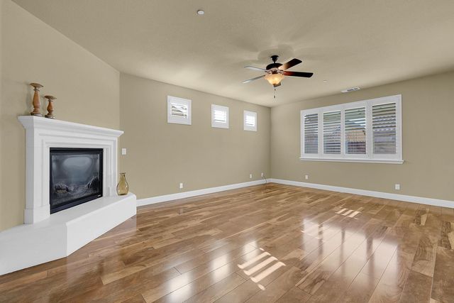 2182 Newcastle Dr, Yuba City, CA 95991