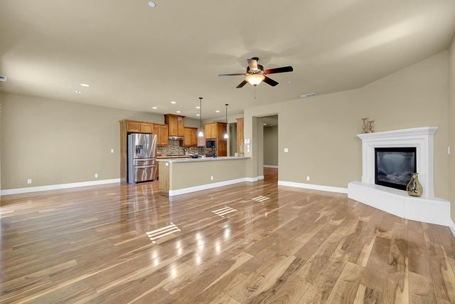 2182 Newcastle Dr, Yuba City, CA 95991