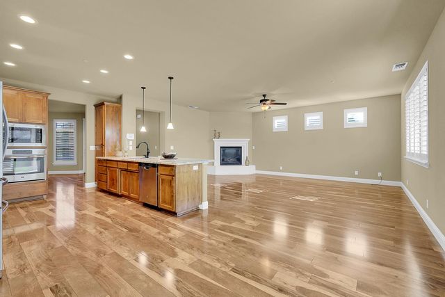 2182 Newcastle Dr, Yuba City, CA 95991