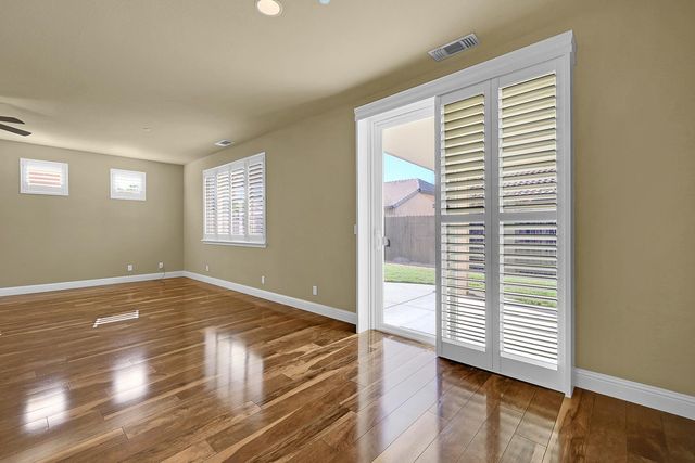 2182 Newcastle Dr, Yuba City, CA 95991