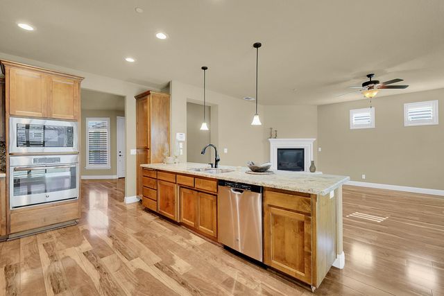 2182 Newcastle Dr, Yuba City, CA 95991