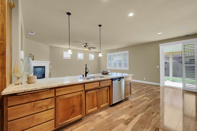 2182 Newcastle Dr, Yuba City, CA 95991