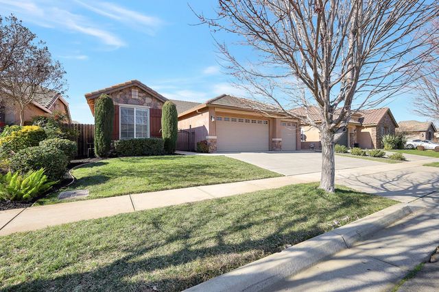 2182 Newcastle Dr, Yuba City, CA 95991