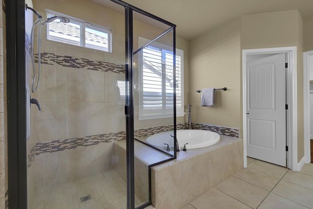 2182 Newcastle Dr, Yuba City, CA 95991