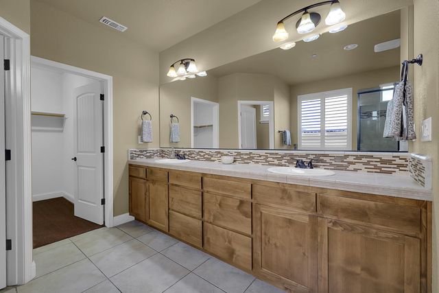 2182 Newcastle Dr, Yuba City, CA 95991