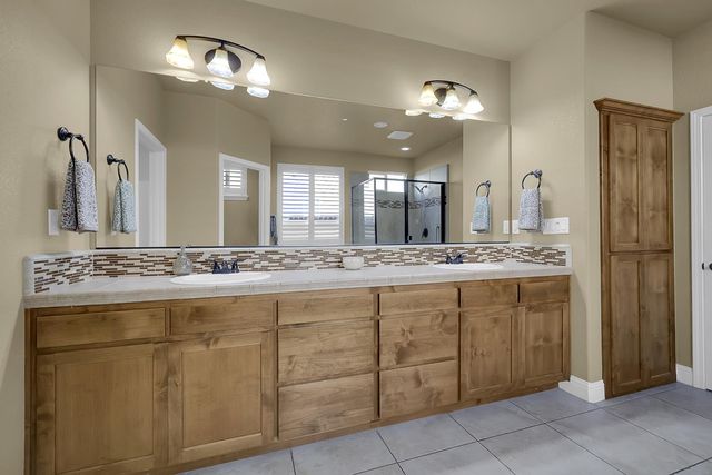 2182 Newcastle Dr, Yuba City, CA 95991