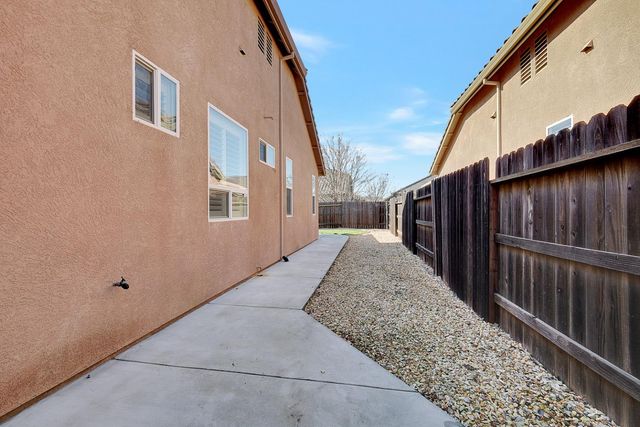 2182 Newcastle Dr, Yuba City, CA 95991